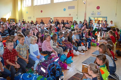 35 Erstklässler werden in der Ostbaarschule mit einem bunten Programm begrüßt. Foto: Kaletta Foto: Schwarzwälder Bote