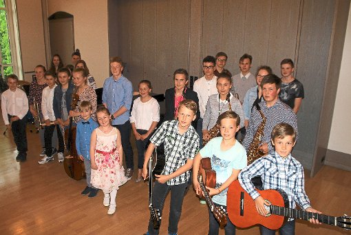 Die Teilnehmer am Schülerpodium der Musik- und Kunstschule hatten sich für ihren großen Auftritt gut vorbereitet.  Foto: Musik- und Kunstschule Foto: Schwarzwälder-Bote