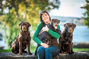 Sabine Rapp genießt die Zeit mit ihren Hunden. Foto: Jana Starke