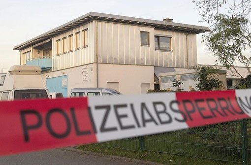 In diesem Haus in Köngen (Kreis Esslingen) sind die beiden toten Kinder gefunden worden. Foto: dpa