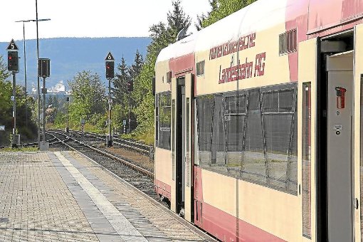 Signal zur Abfahrt: Die HzL erhält für sechs weitere Jahre zu Zuschlag für den Schienenverkehr auf der Zollernbahn. Foto: Rath