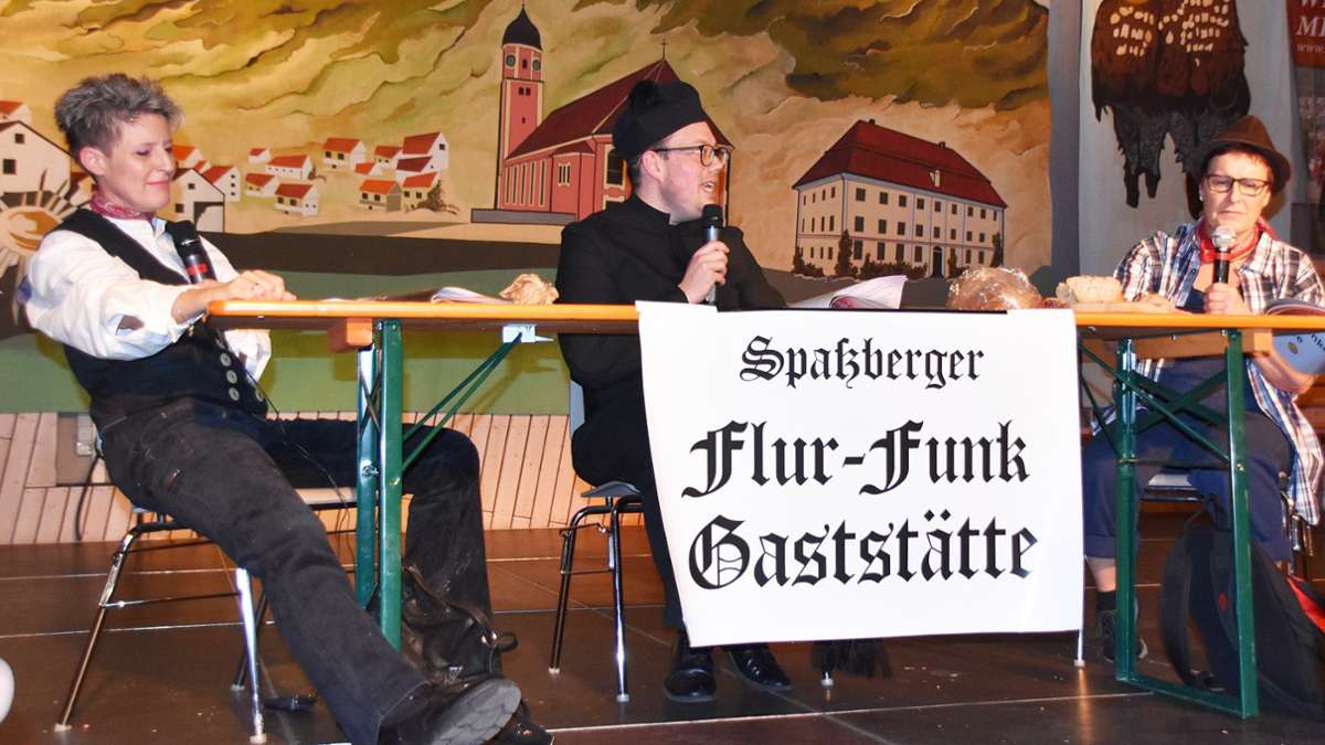 Fasnet in Straßberg: Beim Bürgerball zeigte sich „Frauenpower in Reinform“