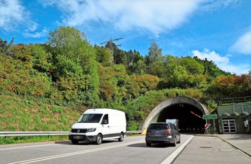 Noch können Autos den Sommerbergtunnel passieren. Ab dem 2. Oktober wird das nicht mehr möglich sein. Foto: Kapitel-Stietzel