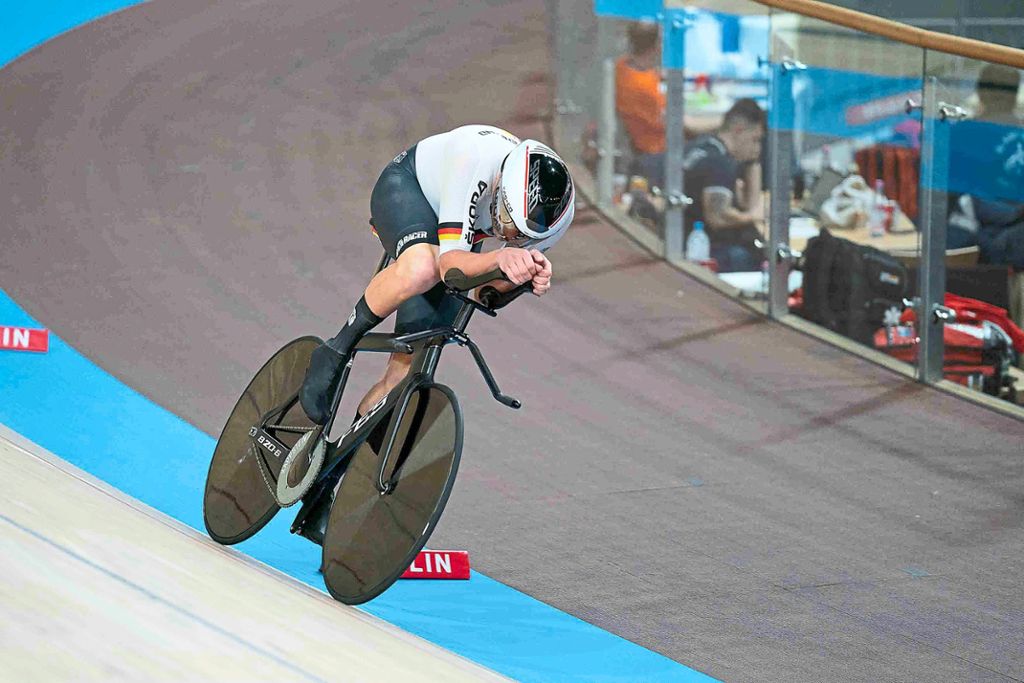 Domenic Weinstein hat sich mit dem deutschen Bahnrad-Vierer schon für die Olympischen Spiele in Tokio qualifiziert.