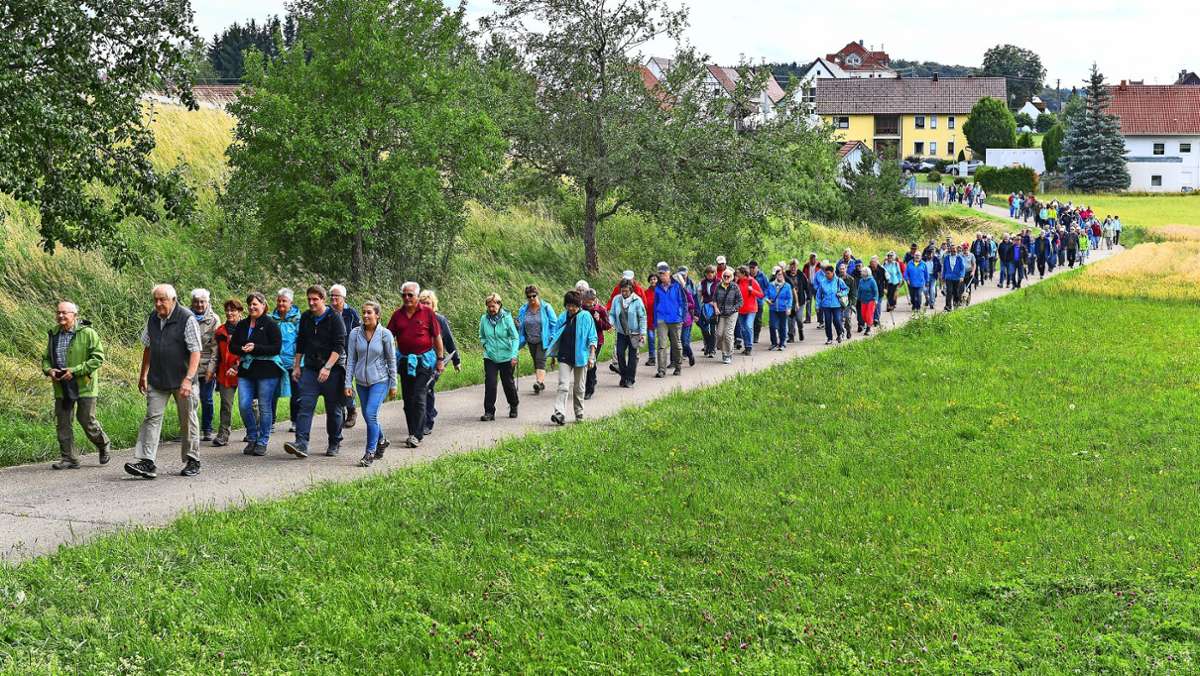 Ferienwanderung Meßstetten 2023: Dem Wasser auf der Spur waren die Teilnehmer bei der Auftaktwanderung rund um Hartheim