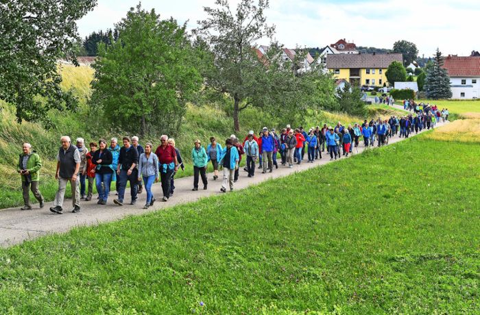 Ferienwanderung Meßstetten 2023: Dem Wasser auf der Spur waren die Teilnehmer bei der Auftaktwanderung rund um Hartheim