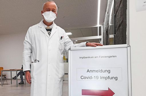 Noch bis Freitag im Impfzentrum am Fürstengarten im Einsatz: Hansjörg Buck, stellvertretender Leiter des Gesundheitsamts im Zollernalbkreis Foto: Gern