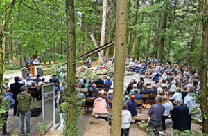 Mehr als 120 Angehörige ehemaliger Insassen der Haslacher NS-Lager nahmen an der Gedenkfeier teil. Foto: Kleinberger