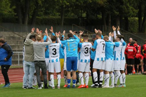 Rücken noch enger zusammen: die Spieler des FC 07 Albstadt. Foto: Kara