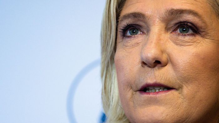 Le Pen stolpert auf dem Weg in den Élysée-Palast