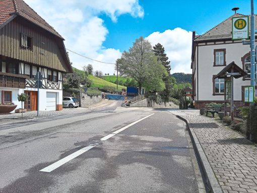 Die Straße in Fischerbach sollen auf Schäden und Aufarbeitungsmöglichkeiten untersucht werden.Foto: Störr Foto: Schwarzwälder Bote