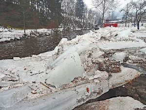 So sah das Flussbett in Oberwolfach nach dem Eisgang am Dienstagvormittag aus. Foto: Haas
