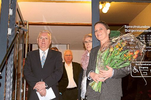 Bürgermeister Emil Maser und seine Nachfolgerin Carmen Merz. Foto: Parage