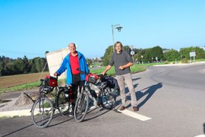 Werner Göckler (links) und Jürgen Detel sind Fahrradfahrer aus Überzeugung. Die Verkehrsverbindungen für Radfahrer sind aus ihrer Sicht ausbaufähig, so auch zwischen Steinhofen und Engstlatt. Foto: Kauffmann