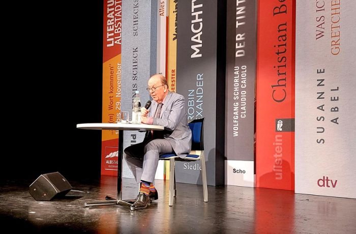 Literaturtage in Albstadt: Kritiker Denis Scheck stellt seinen Literaturkanon vor