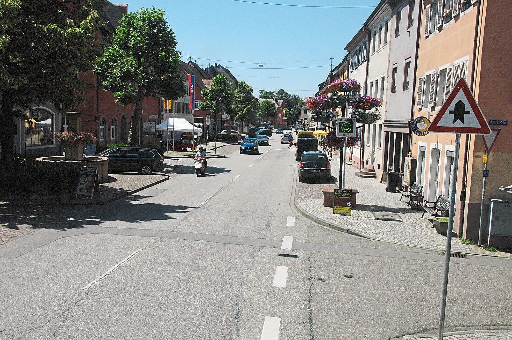 Die Umgestaltung der Hauptstraße sorgt in Kenzingen weiterhin für Diskussionen.