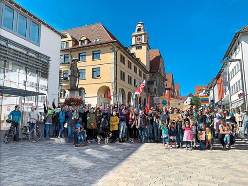 Kurz vor 12: Für die Fridays for Future Demonstration in Ebingen klingeln die Martinskirchglocken  fünf Minuten früher. Foto: Stapel Foto: Schwarzwälder Bote