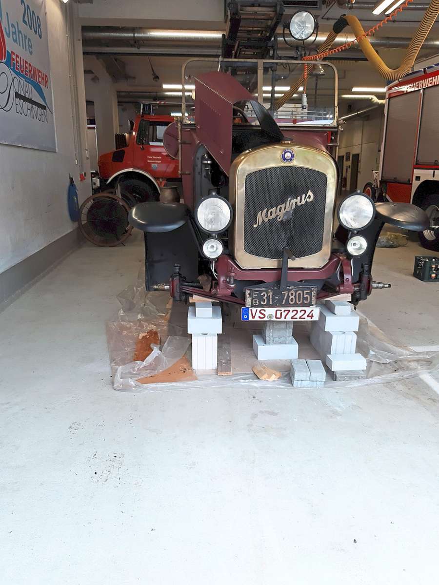 Sommer 2019: Die Magirus-Motorspritze ist im Gerätehaus der Feuerwehr aufgebockt.