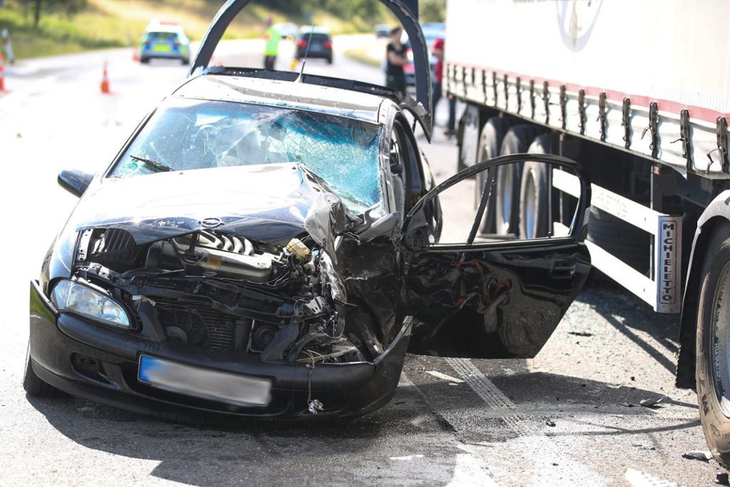 St. Georgen: Autofahrerin bei Unfall auf B 33 schwer verletzt