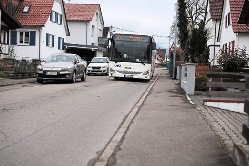 Ein Bus des Stadtverkehrs fährt durch die Zeppelinstraße in Balingen. Foto: Maier Foto: Schwarzwälder Bote