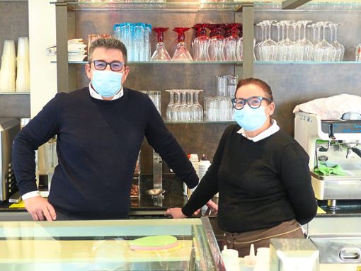 Fabrizio und Roberta Pillot vom Eiscafe Piccola Venezia:  Der dreimonatige Winterschlaf  ist beendet. Foto: Renner