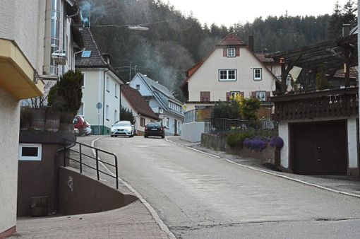 Die Straße vom Sportplatz in Richtung Sulzbach soll im kommenden Jahr saniert werden. Foto: Dold