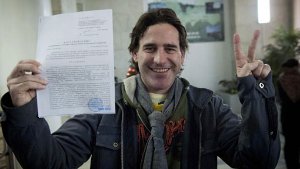 Greenpeace-Aktivisten erhalten Papiere für Ausreise