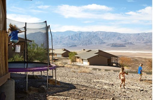 50 Grad Celsius – in Death Valley, dem heißesten Ort der Welt, ist das keine Seltenheit. Die Töchter der Familie Taylor dürfen nur in den Morgenstunden draußen spielen. Foto: www.frankbauer.com/Frank Bauer
