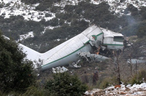 Das abgestürzte Militärflugzeug vom Typ Hercules C-130. Foto: dpa