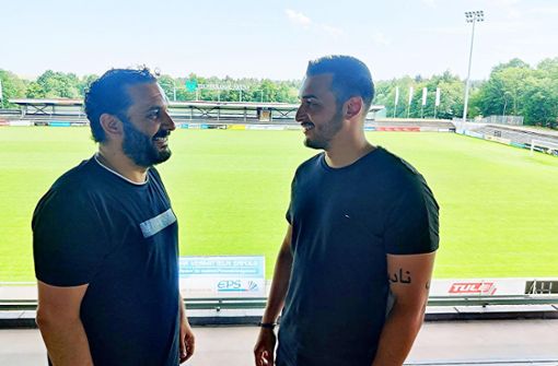 Hoffen mittelfristig auf Regionalliga-Fußball in der MS Technologie-Arena: Arash (links) und Marcel Yahyaijan. Foto: Wiedemann 