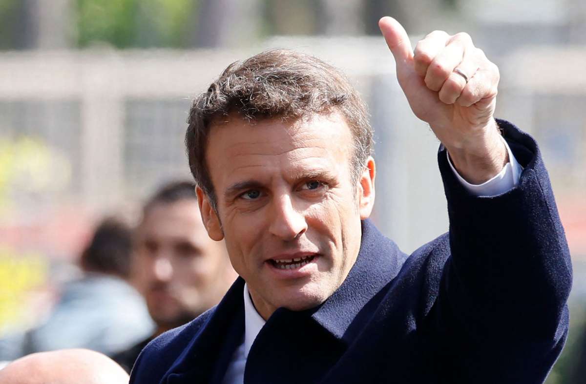 Emmanuel Macron ist Hochrechnungen zufolge wiedergewählt worden (Archivbild). Foto: AFP/LUDOVIC MARIN
