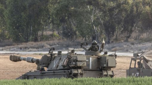 Israelische Militärfahrzeuge an der Grenze zum Gazastreifen (Archivbild) Foto: dpa/Ilia Yefimovich