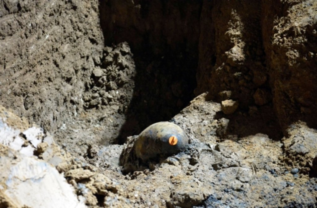 In Aidlingen im Kreis Böblingen ist eine Weltkriegsbombe entdeckt worden. Im Laufe des Donnerstags soll sie entschärft werden. (Symbolbild) Foto: dpa