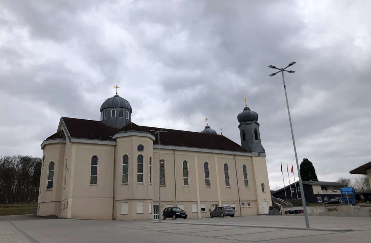 Die syrisch-orthodoxe Kirche Mor Gabriel in Kirchardt im Kreis Heilbronn. Viele der orthodoxen Aramäner haben in den 60er und 70er Jahren in dem Flecken eine Heimat gefunden. Foto: StZ