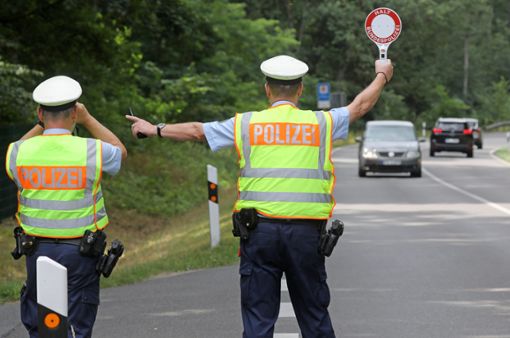 Ein Audi-Fahrer war nahe Rottweil zu schnell unterwegs und ist von der Verkehrspolizei angehalten worden. (Symbolfoto) Foto: dpa