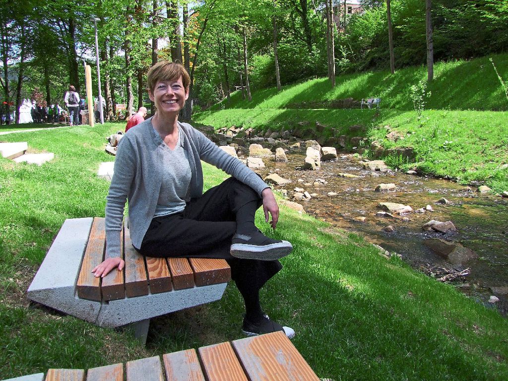 Ulrike Böhm vom Landschaftsarchitekturbüro gefällt es entlang der Alb. Foto: Kugel Foto: Schwarzwälder-Bote