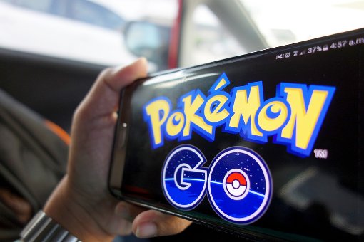 Spätestens seit die App in Deutschland zum Download bereit steht, kommt keiner mehr um das Thema Pokémon Go herum.  Foto: Salam/Shutterstock.com