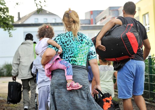Immer mehr Flüchtlinge kommen in den Landkreis. Dadurch steigen auch die Herausforderungen für Ämter und Helfer. (Symbolfoto) Foto: Battefeld