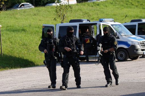 Die Suche nach dem Bewaffneten von Oppenau dauert an: Von dem 31-Jährigen fehlt auch nach fünf Tagen noch jede Spur. Foto: (dpa)