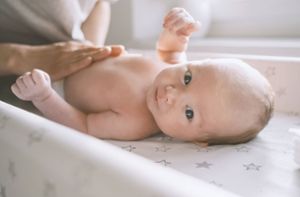 99,8 Prozent des Erbguts der Babys mit Eizell-Spenderin stammt von Mutter und Vater. (Symbolbild) Foto: IMAGO/Westend61/IMAGO/Natalia Deriabina