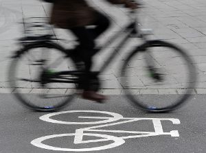 Sicherer Fahrradfahren: Das ist in Deißlingen schön lange ein großes Anliegen. Foto: Bockwoldt Foto: Schwarzwälder-Bote