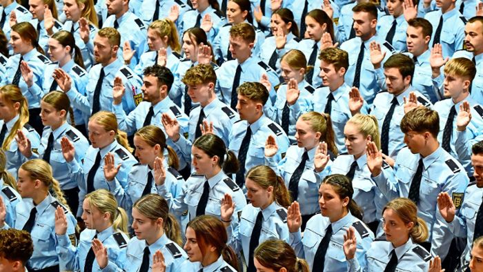 312 Polizeischüler starten ihre Ausbildung in Lahr