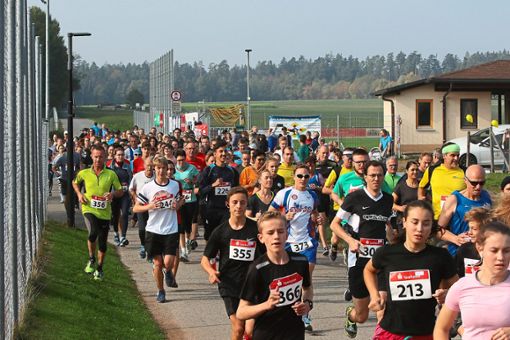 Der Waldenser-Lauf in Neuhengstett war wieder ein herausragendes Sportereignis.  Foto: Kraushaar