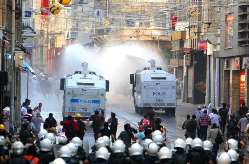 Die türkische Polizei hat Proteste gegen Staatschef Erdogan wie hier 2013 im Istanbuler Gezi-Park immer mit großer Brutalität unterbunden. Foto: AP/Thanassis Stavrakis