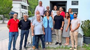 Gäste der SPD-Fraktionen Nagold und Wildberg besuchten ein Wildberger Heizungsbauunternehmen – gemeinsam mit Bundestagsabgeordneten Lina Seitzl (SPD, Mitte) Foto: Steinrode