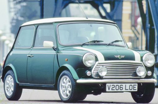 Die Legende lebt, zumindest als begehrter Youngtimer auf dem Gebrauchtwagenmarkt: der klassische Mini, hier ein Modell  aus den 90er Jahren. Foto: BMW AG