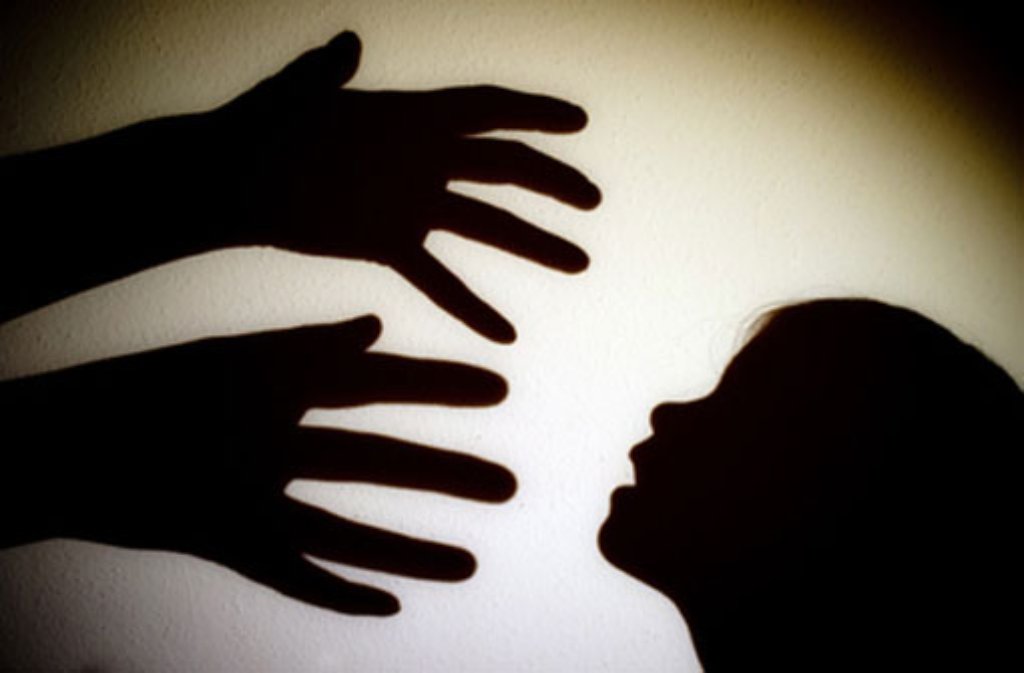 Ein 37-jähriger Mann soll ein zehnjähriges Mädchen sexuell missbraucht haben. (Symbolfoto) Foto: dpa