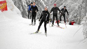 Langläufer stürmen das Kniebiser Skistadion