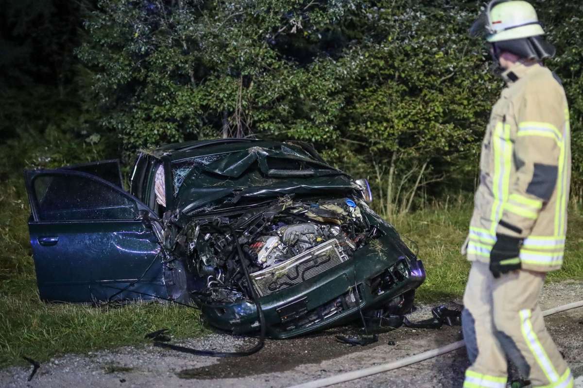 Mit diesem Audi verunglückte der damals 19-jährige Furtwanger, der nun bei einem Autotreffen einen Polizisten geschlagen hat.  Foto: Eich
