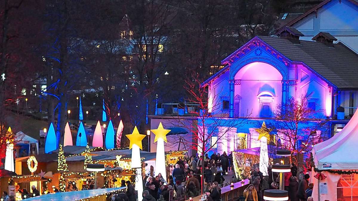 Weihnachtsmarkt Bad Wildbad: Gesang, Gebäck und Glühwein in der Idylle